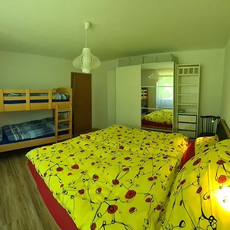 Haus Quelle شقة *